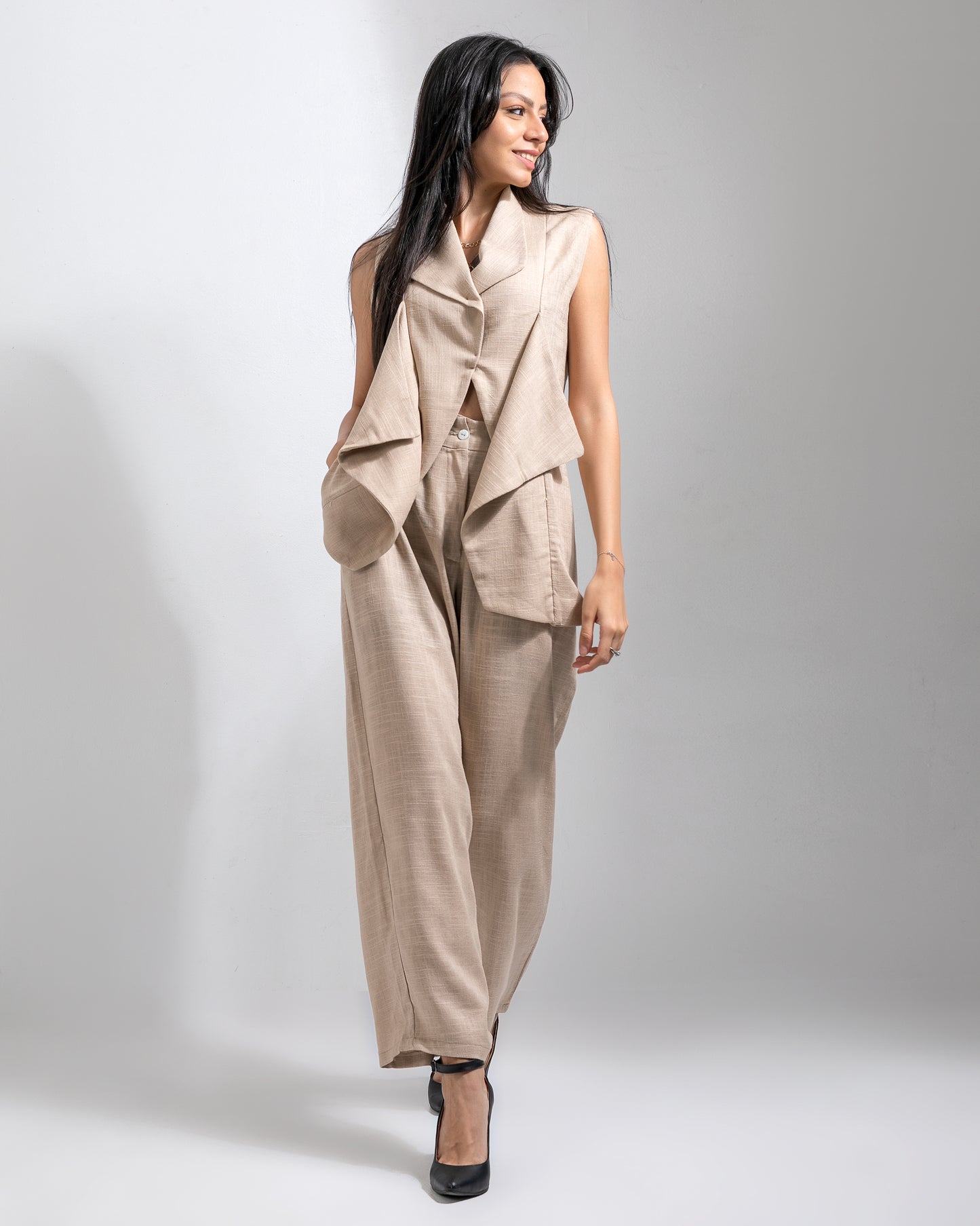 Linen Glow AURA's beig set