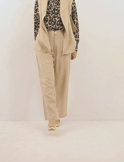 Linen Glow AURA's beig pants